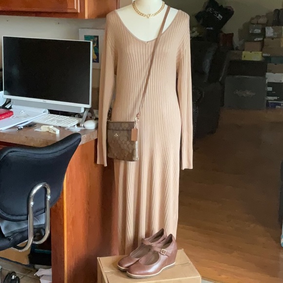 SOFIA JEANS Tawny Brown Back Twist Sweater Midi Dress Size XL, NWT - Picture 3 of 14
